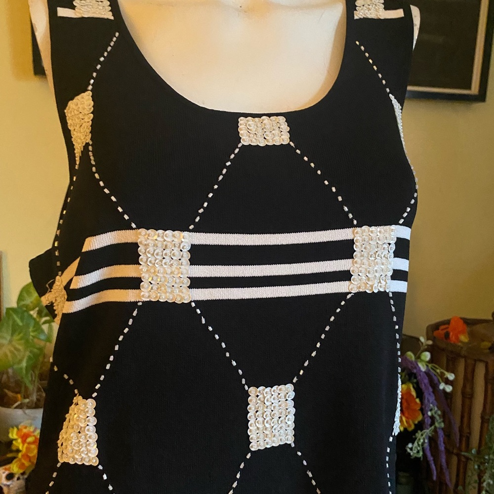 Ladies black with white sequins and beaded no sleeve blouse mod contempo - Picture 4 of 7